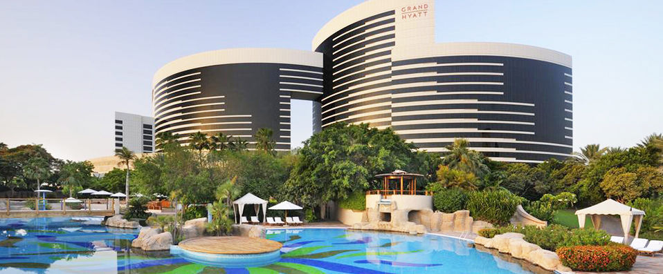 Grand Hyatt Dubaï ★★★★★ - Immerse yourself in new heights of luxury in one of Dubai’s most prestigious hotels. - Dubai, United Arab Emirates