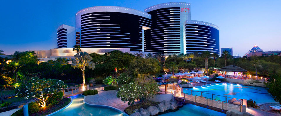 Grand Hyatt Dubaï ★★★★★ - Séjour étoilé dans l’un des plus grands hôtels de Dubaï. - Dubaï, Émirats arabes unis
