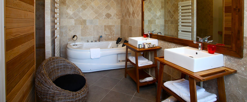 Le Castel Pierre ★★★★ - Live in the lap of luxury, mixed with a touch of history. - Gers, France