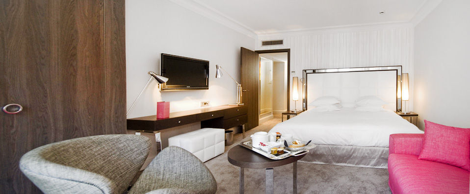 Le Canberra Cannes ★★★★ - Sizzling chic and creative cool in Cannes’ Rue d’Antibes    - Cannes, France
