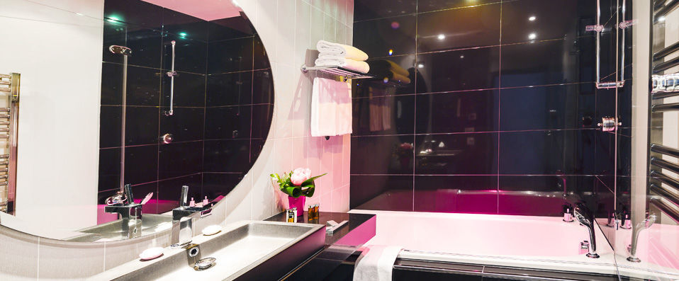 Le Canberra Cannes ★★★★ - Sizzling chic and creative cool in Cannes’ Rue d’Antibes    - Cannes, France