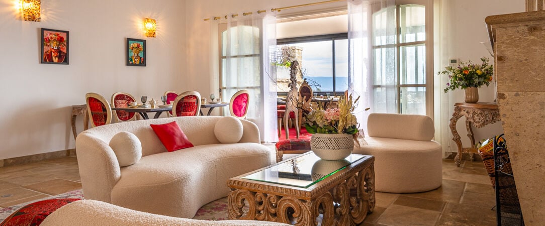 Le Palais D'Aglaé ★★★★ - Vue panoramique étoilée sur le Luberon et les Alpilles. - Gordes, France