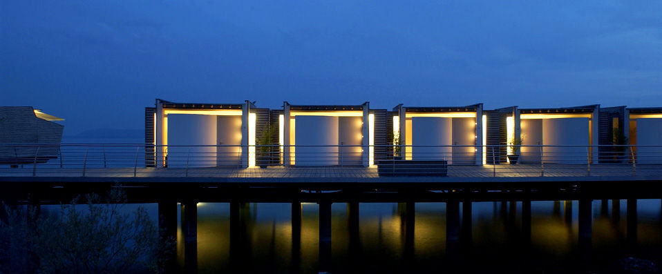 Hotel Palafitte ★★★★★ - A luxury pavilion on stilts, standing in the lovely Lake Neuchâtel. - Neuchâtel, Switzerland