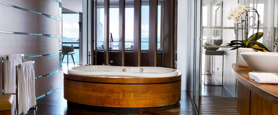Hotel Palafitte ★★★★★ - A luxury pavilion on stilts, standing in the lovely Lake Neuchâtel. - Neuchâtel, Switzerland