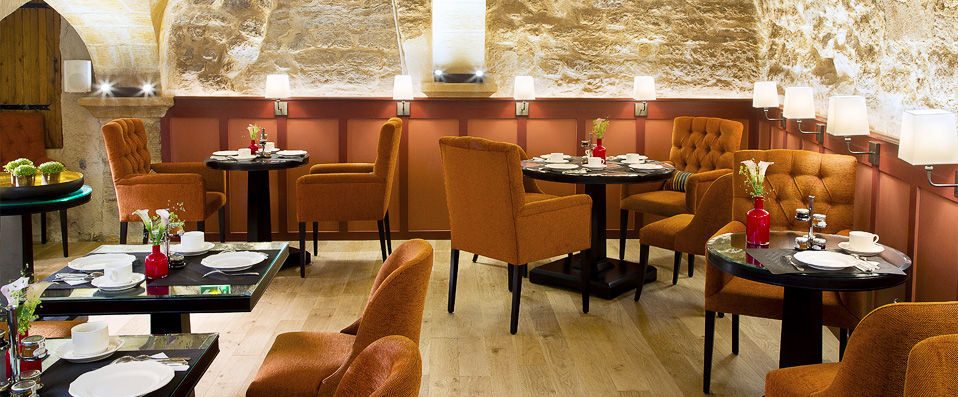 Hôtel Les Tournelles - Modern chic comfort built upon firm foundations of traditional hospitality - Paris, France
