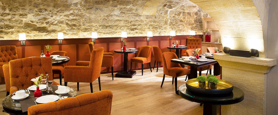 Hôtel Les Tournelles - Modern chic comfort built upon firm foundations of traditional hospitality - Paris, France