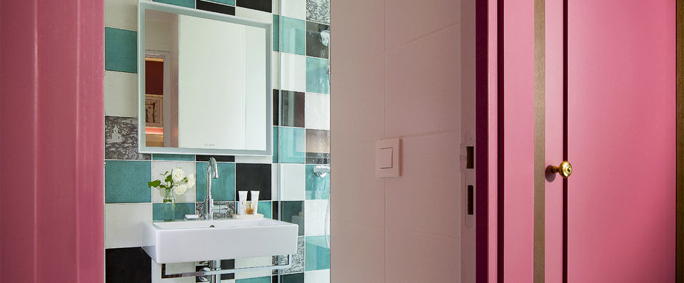 Hôtel Les Tournelles - Modern chic comfort built upon firm foundations of traditional hospitality - Paris, France