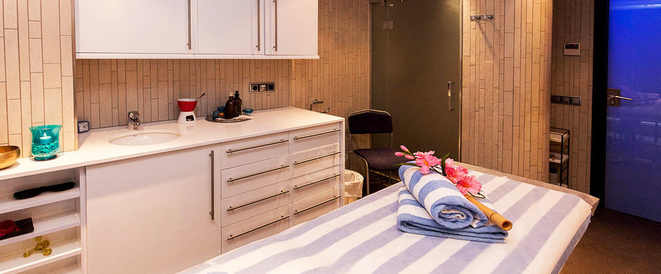 Centric Atiram Hotel ★★★★ - A wealth of natural beauty or the riches of retail therapy, experience it all. - Andorra-la-Vella, Andorra