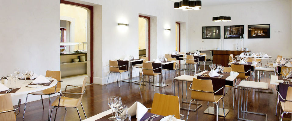 Pousada de Faro - Estoi Palace Hotel ★★★★★ - A luxurious pink palace bathed in Algarve sunshine. - Algarve, Portugal
