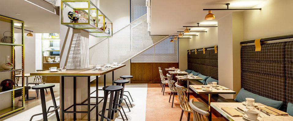 Room Mate Giulia ★★★★ - Discover your home away from home in magical Milan - Milan, Italy