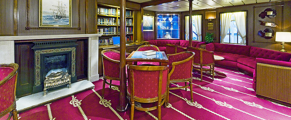 Croisière en Indonésie à bord d'un voilier Star Clippers - 7 nuits à la découverte de l’archipel indonésien à bord d’un sublime quatre mâts. - Bali, Indonésie