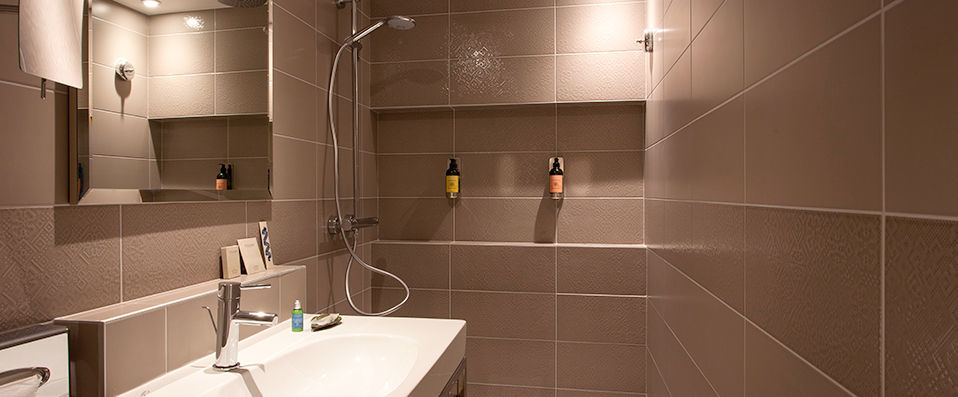 Hotel Vic Eiffel - A charming and modern hotel in an ideal location to discover real Parisian life. - Paris, France