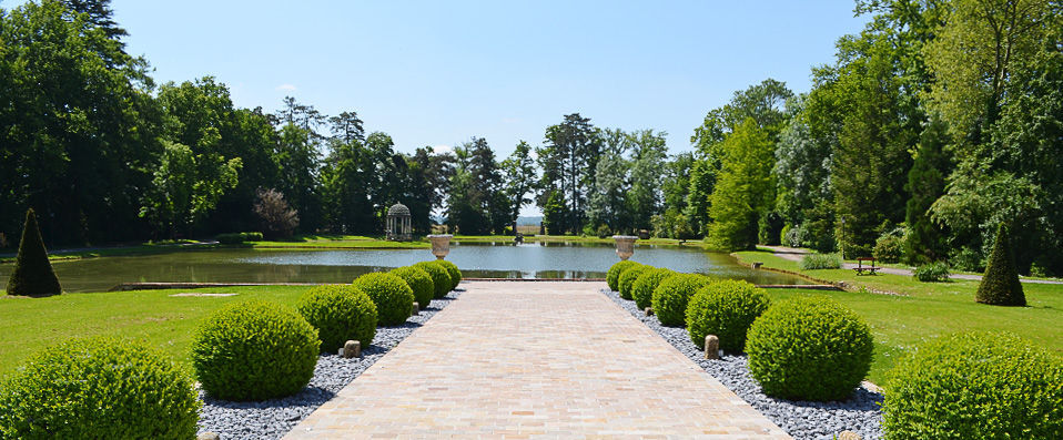 Georges Blanc Parc & Spa ★★★★★ - Five-star luxury and a triple-starred restaurant – one of the finest gastronomic hotels in France! - Lyon, France