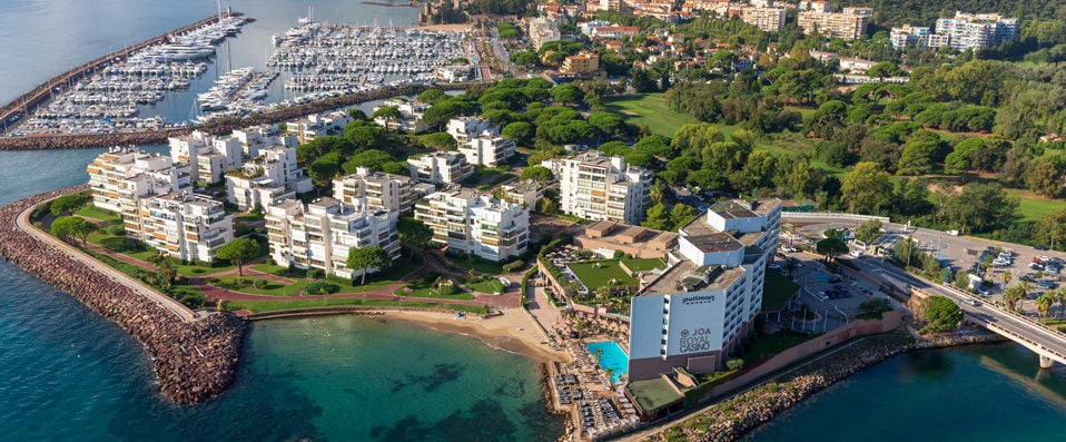 Pullman Cannes Mandelieu Royal Casino ★★★★ - Luxe, design & vue enchanteresse face à la mer et la sublime baie de Cannes. - Cannes, France