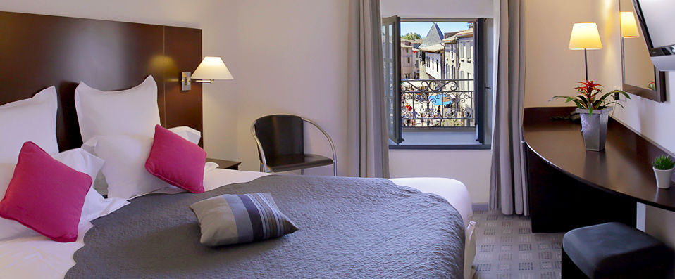 Best Western Hôtel Le Donjon ★★★★ - Experience life as a medieval citizen with all the comforts of modern luxury - Carcassonne, France