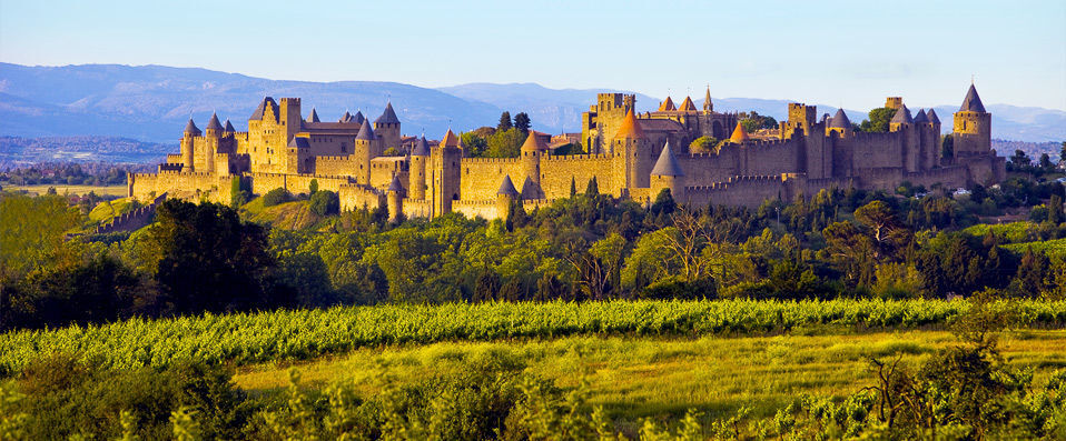 Best Western Hôtel Le Donjon ★★★★ - Experience life as a medieval citizen with all the comforts of modern luxury - Carcassonne, France