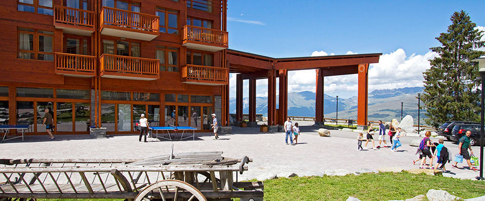 Appart'Hôtel Prestige Odalys Eden - A glittering winter wonderland high in the Alps. - Arc 1800, France