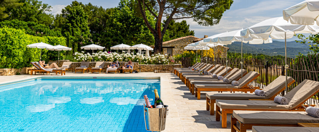 Le Mas des Herbes Blanches Hôtel & Spa ★★★★★ - A luxury stone farmhouse overlooking the Luberon. - Luberon, France