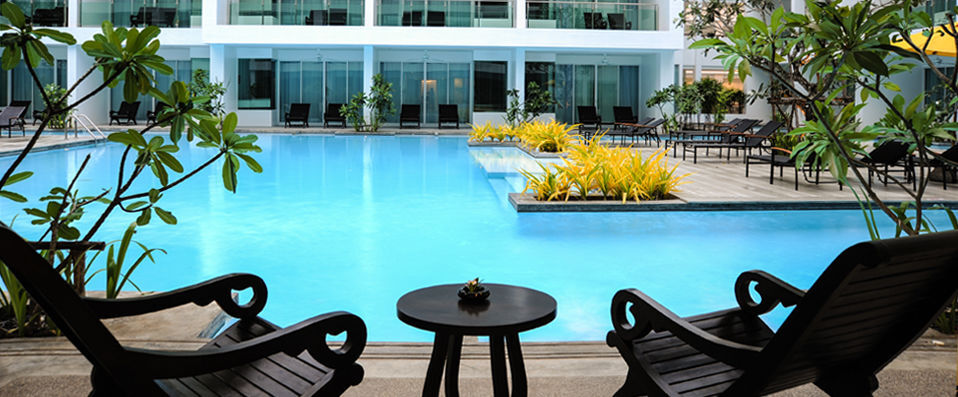 The Old Phuket Karon Beach Resort ★★★★ - Séjour paradisiaque à Phuket. - Phuket, Thaïlande