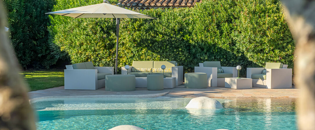 Le Mas de l'Oulivié ★★★★ - Soak up the sun amidst the world’s best olives. - Les Baux-de-Provence, France