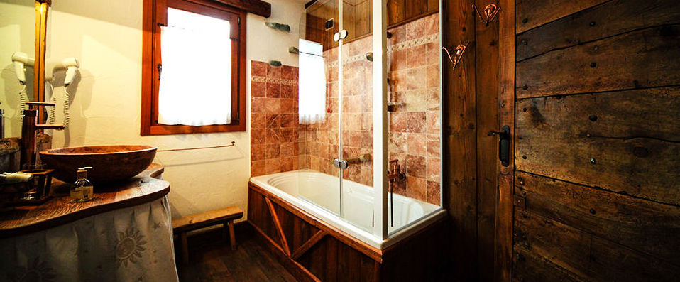 La Torretta ★★★★ - An Italian Alpine rustic retreat to make your heart sing - Challand-Saint-Anselme, Italy
