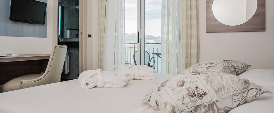 Hotel Arc en Ciel - A seafront portal to the rugged beauty of Liguria. - Diano Marina, Italy