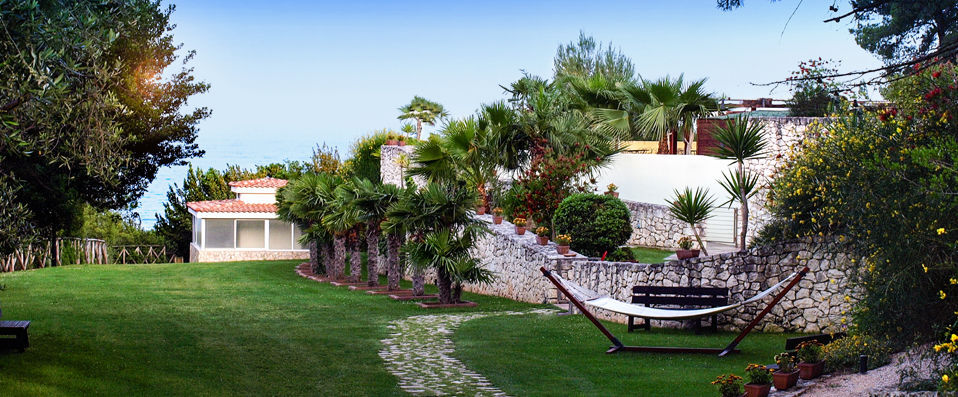 Hotel Baia Del Faraglioni ★★★★ - Un hôtel de rêve sur une des plus belles baies d’Italie. - Puglia, Italy