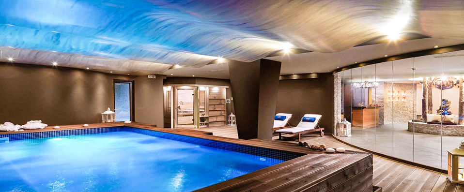 Alas Resort & Spa ★★★★★ - A contemporary Greek hotel set on a private beach. <b>Half board included</b> - Peloponnese, Greece