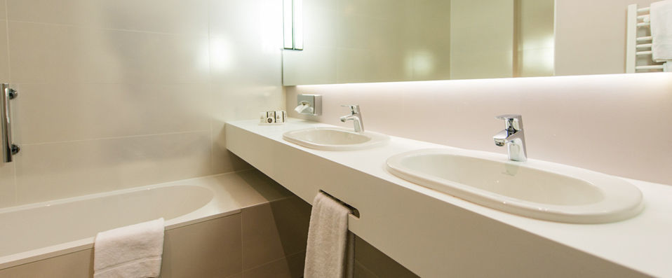 Martin's Red ★★★★ - Contemporary luxury in Belgium with a sporting twist - Tubize, Belgium