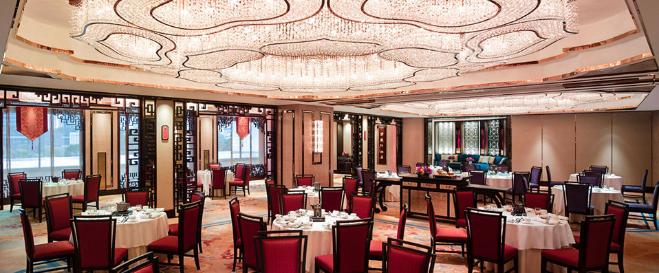Shangri-La Hotel Bangkok ★★★★★ - Five-star decadence in the heart of bustling Bangkok. - Bangkok, Thailand