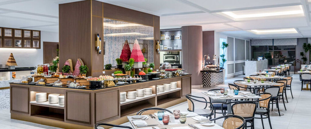Sofitel Dubai Jumeirah Beach ★★★★★ - Live the royal life at the dazzling Dubai Marina. - Dubai, United Arab Emirates