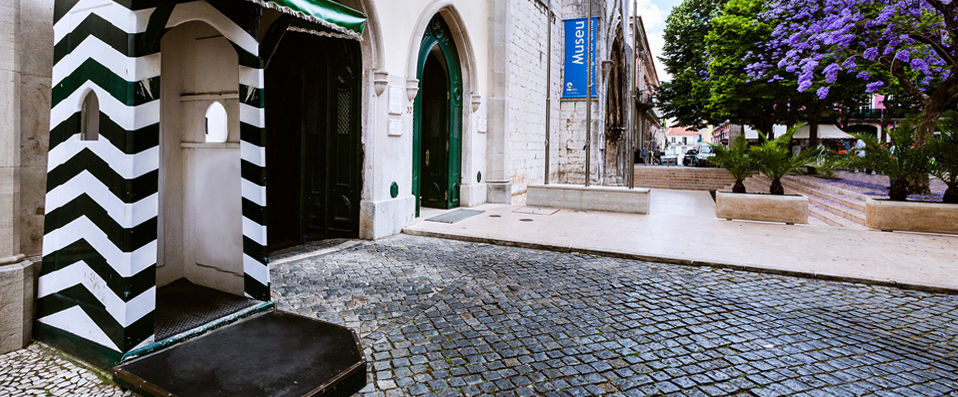 Lisboa Carmo Hotel ★★★★ - Historic architecture meets contemporary chic in Lisbon centre. - Lisbon, Portugal