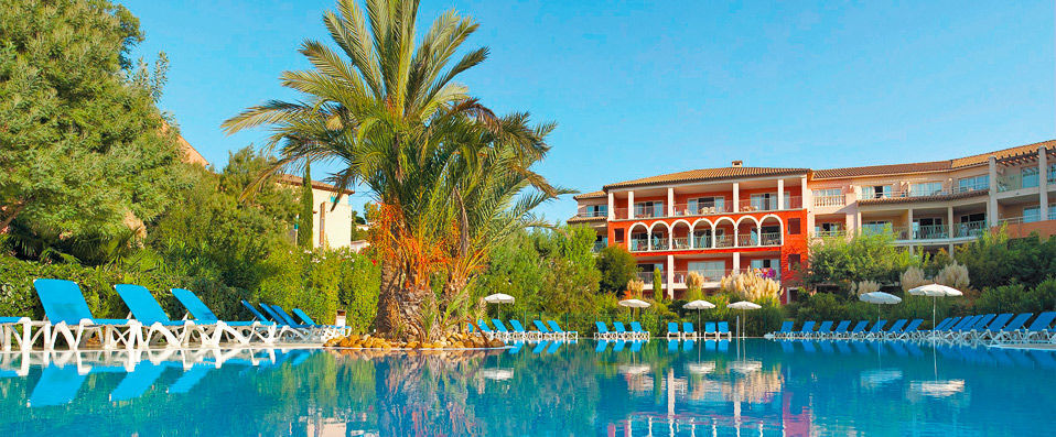 Résidence Premium Les Calanques des Issambres ★★★★ - Glamour meets tradition: a perfect Provençal escape by the sea. - French Riviera, France