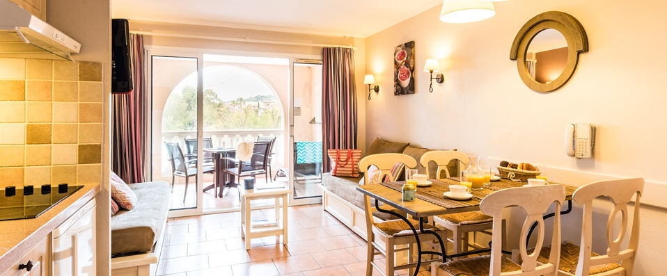 Résidence Premium Les Calanques des Issambres ★★★★ - Glamour meets tradition: a perfect Provençal escape by the sea. - French Riviera, France