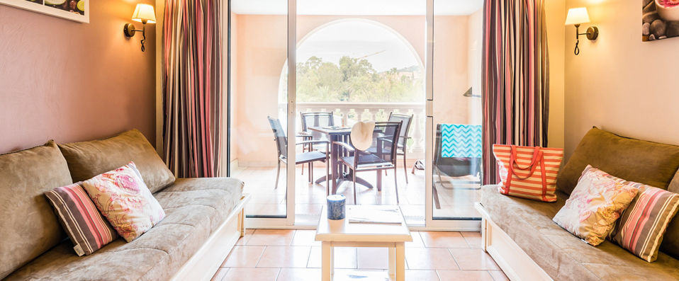 Résidence Premium Les Calanques des Issambres ★★★★ - Glamour meets tradition: a perfect Provençal escape by the sea. - French Riviera, France