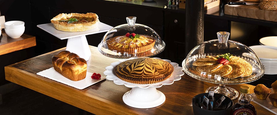 Maxim Folies - Chic hotel ideally situated in Paris’ 9th Arrondissement. - Paris, France