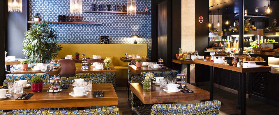 Maxim Folies - Chic hotel ideally situated in Paris’ 9th Arrondissement. - Paris, France