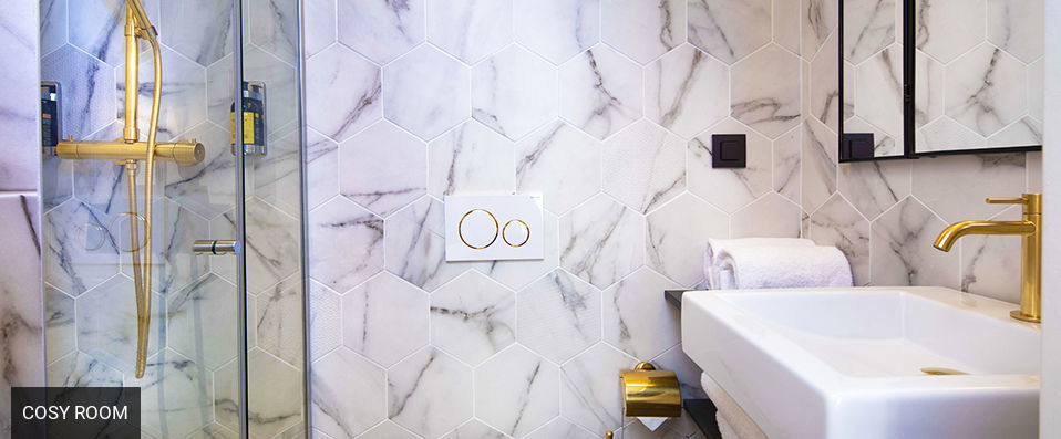 Maxim Folies - Chic hotel ideally situated in Paris’ 9th Arrondissement. - Paris, France