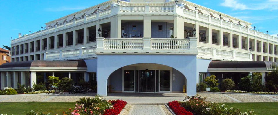 Palace Hotel Desenzano ★★★★ - A slice of paradise on the shores of lucid Lake Garda. - Desenzano de Garda, Italy