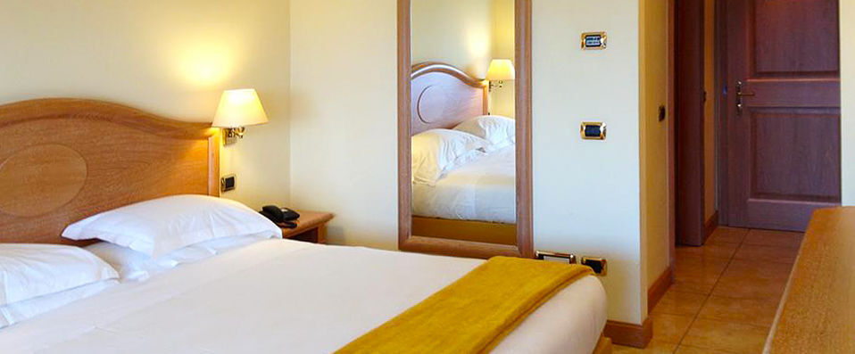 Palace Hotel Desenzano ★★★★ - A slice of paradise on the shores of lucid Lake Garda. - Desenzano de Garda, Italy