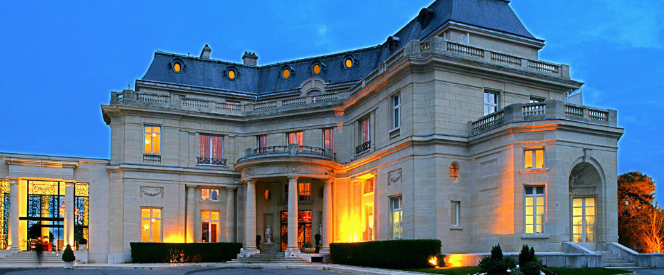 Château Hôtel Mont Royal Chantilly ★★★★★ - Opulence and fine dining in Chantilly. - Chantilly, France