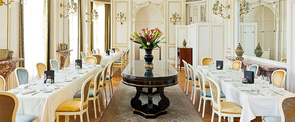 Château Hôtel Mont Royal Chantilly ★★★★★ - Opulence and fine dining in Chantilly. - Chantilly, France