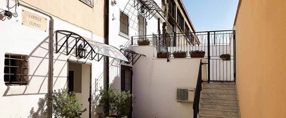Baglio San Giovanni - Culture and comfort go hand in hand at the Baglio San Giovanni - Sicily, Italy