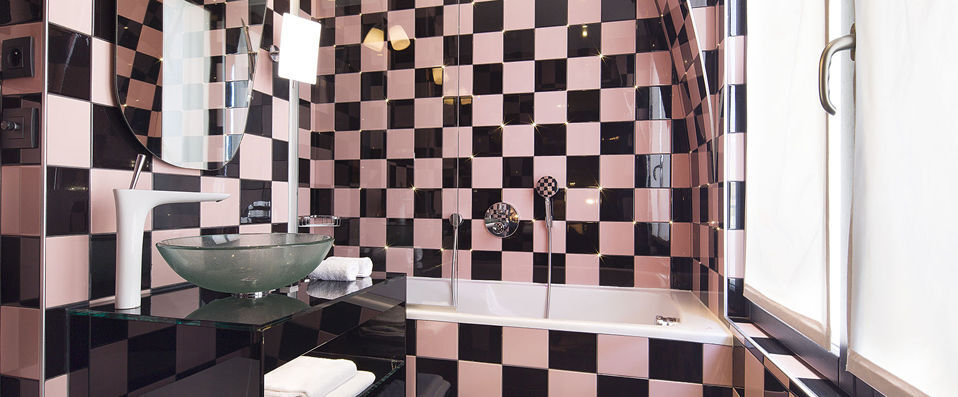 Platine Hotel ★★★★ - Gentlemen Prefer Blondes but <em>My heart belongs to</em>...Paris. - Paris, France