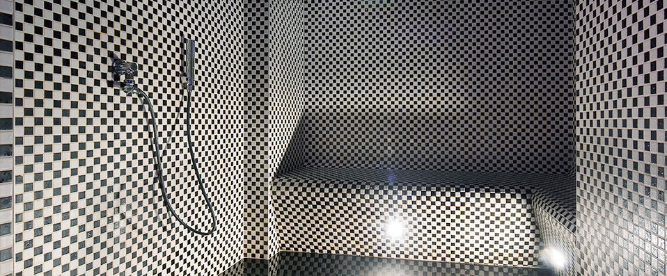 Platine Hotel ★★★★ - Gentlemen Prefer Blondes but <em>My heart belongs to</em>...Paris. - Paris, France