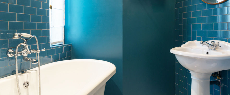 Maison Malesherbes by Happyculture ★★★★ - Bourgeois Parisian hotel for bohemian souls. - Paris, France