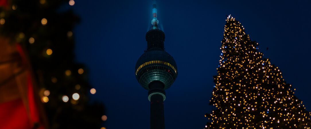 Park Inn by Radisson Berlin Alexanderplatz ★★★★ - Un séjour féerique au cœur de Berlin, entre magie de Noël et vues panoramiques. - Berlin, Allemagne