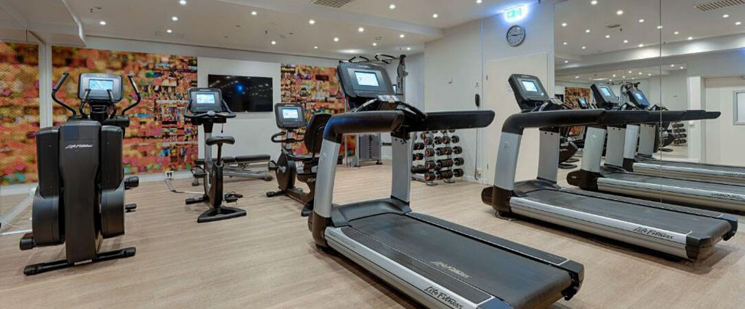 Park Inn by Radisson Berlin Alexanderplatz ★★★★ - Un séjour féerique au cœur de Berlin, entre magie de Noël et vues panoramiques. - Berlin, Allemagne