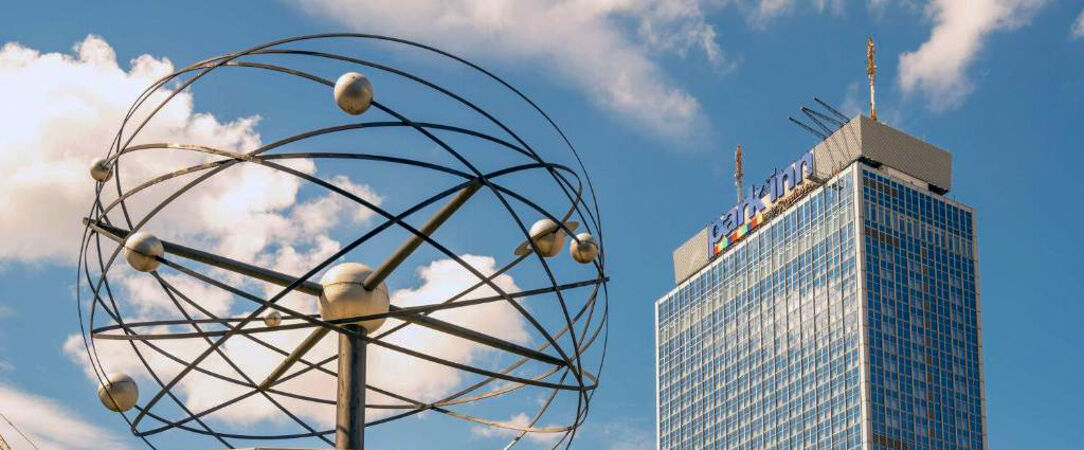 Park Inn by Radisson Berlin Alexanderplatz ★★★★ - Un séjour féerique au cœur de Berlin, entre magie de Noël et vues panoramiques. - Berlin, Allemagne