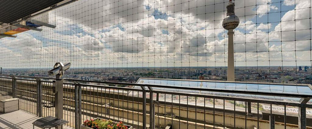 Park Inn by Radisson Berlin Alexanderplatz ★★★★ - Un séjour féerique au cœur de Berlin, entre magie de Noël et vues panoramiques. - Berlin, Allemagne